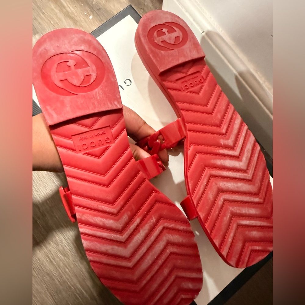 Gucci Vibrant Red Chain Sandals - Picture 3 of 6